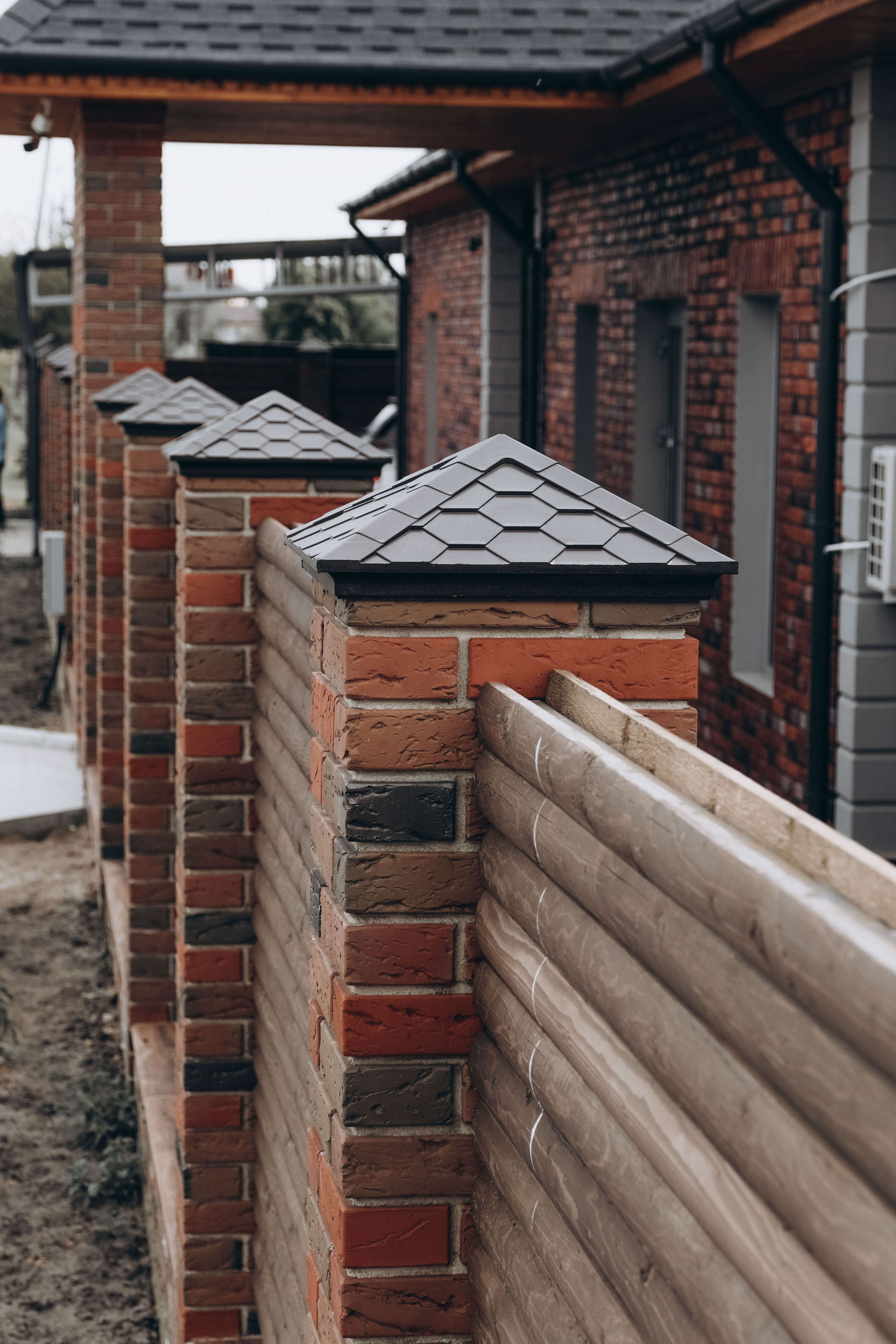 Колпак Zking Эверест Коричневый на столб 1.5х1.5 кирпича (390х390мм) в Добрянке фото